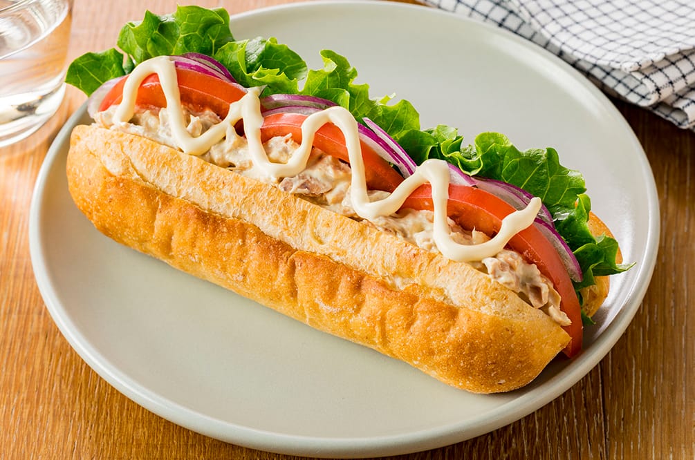 ツナとフレッシュトマトのサンド
