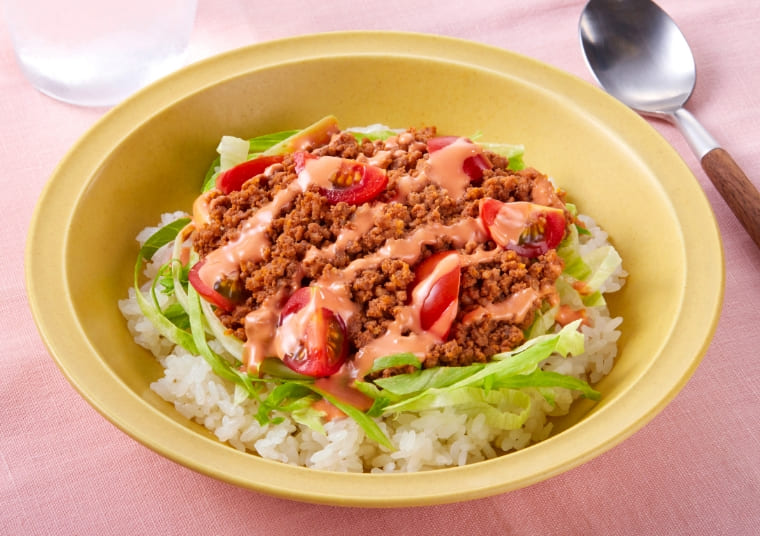 タコライスのケチャマヨがけ