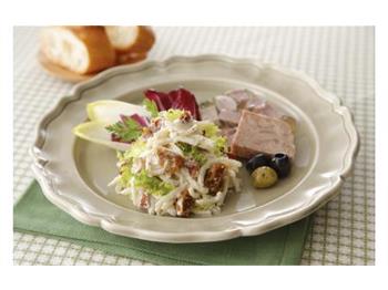 ドライフルーツとナッツの細切りポテトサラダ