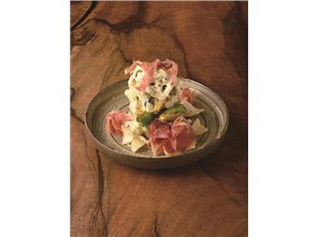生ハムと芽キャベツ、 唐墨ポテサラ