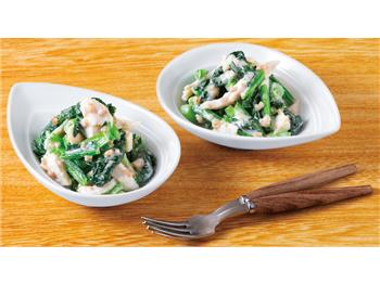 小松菜と蒸し鶏の焙煎ナッツ和え