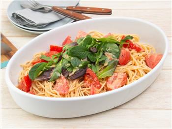 トマトとシェフズオニオンのパスタ