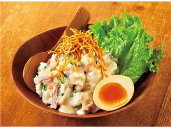 酒場のスナックポテトサラダ