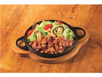 酒場のもつ焼き鉄板