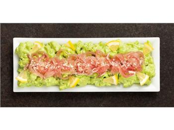 生ハムとカリフラワーのワカモレソース