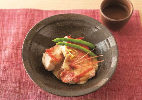 金目鯛の蒸し物　柚子胡麻風味