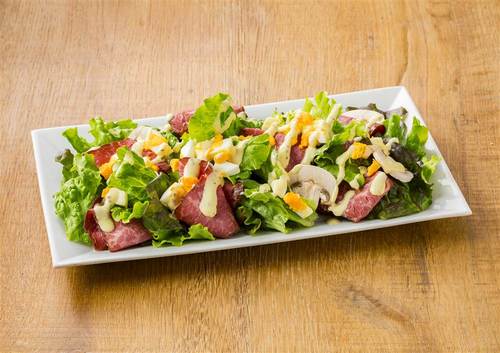 ローストビーフとゆで卵のペイザンヌサラダ