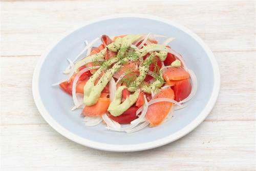 サーモンとトマトのサラダ〜アボカドソース〜