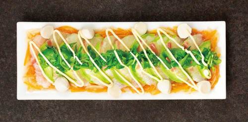 鯛とアボカドのマオンソースカルパッチョ