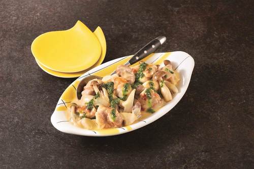 レモンカルボチキンのパセリ＆ケールソース