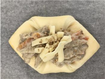 焙煎胡麻ごぼうデニッシュ