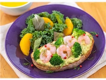 えびとアボカドフィリングのタルティーヌ