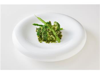 ブロッコリーとピスタチオのパセリソース