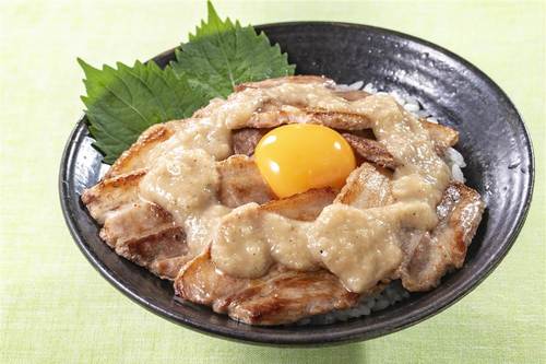 ねぎ塩豚丼