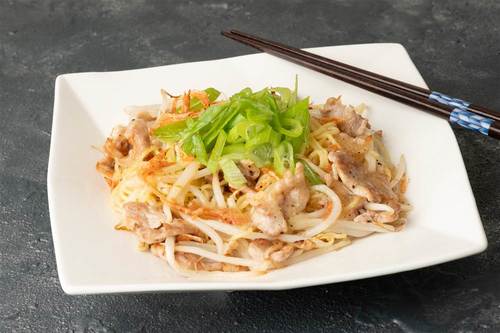 豚肉と桜えびのねぎ塩焼きそば