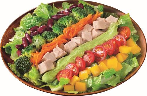 チキンとアボカドのコブサラダ