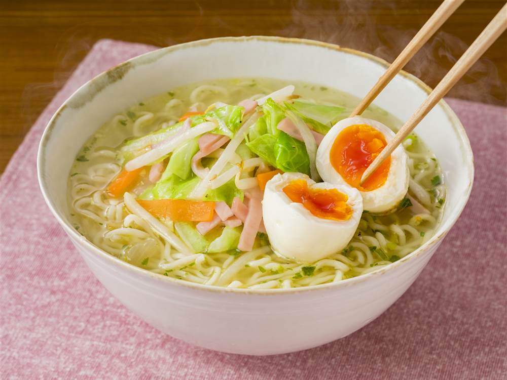 写真：野菜たまごラーメン