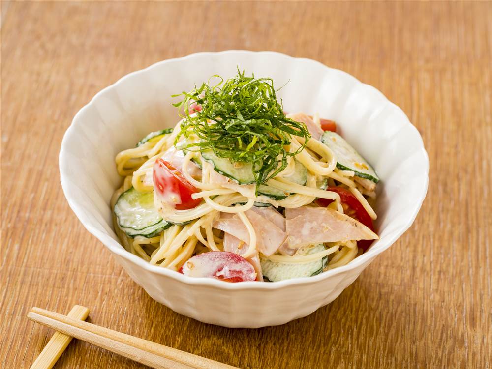 写真：夏野菜とそうめんのサラダ