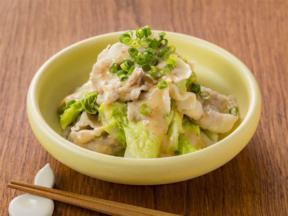 写真：白菜と豚ばら肉の蒸しサラダ