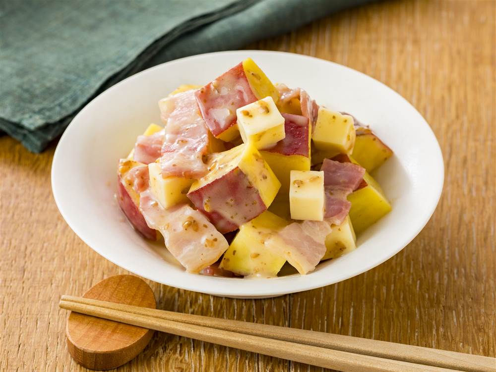 写真：さつまいもとベーコンのサラダ