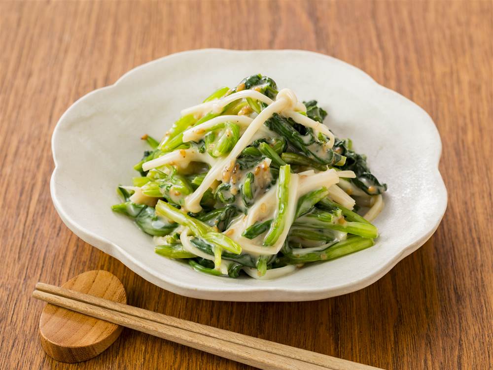 写真：ほうれん草とえのきのあえサラダ