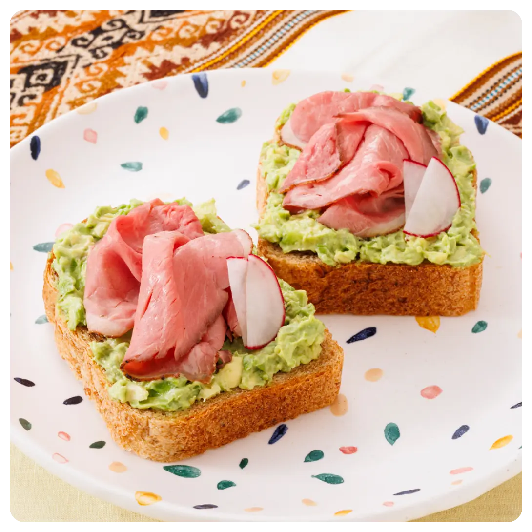 写真: カルネ･アサーダ アボカドマヨネーズと西洋わさび添え